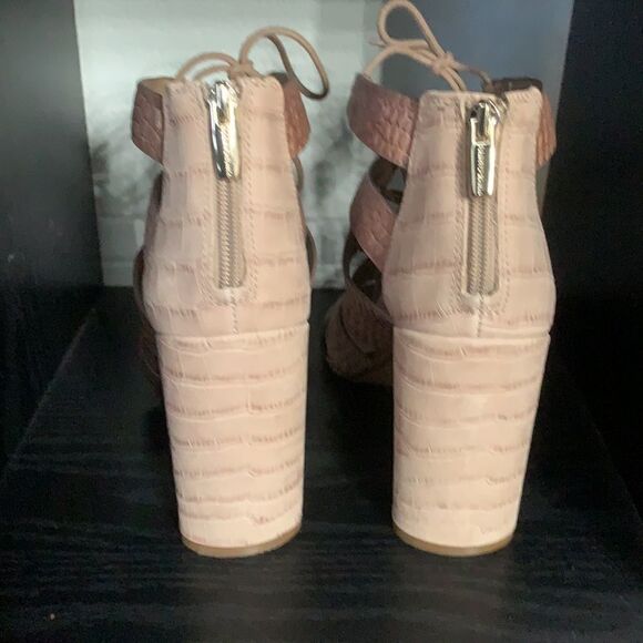 Vince Camuto Women’s Gladiator Sandal - Picture 4 of 10